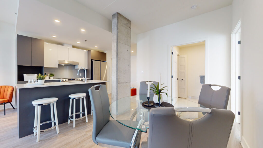 #850- Boulevard du Curé- Labelle, Chomedey, Laval, QC